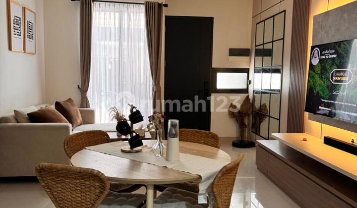 Rumah Modern 2,5 Lt Furnished di Wisteria, Jakarta Garden City