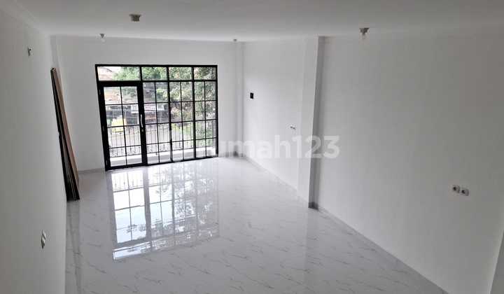 Twin Ruko 2.5 Floors 100% New, Strategically Located in Pondok Kopi, East Jakarta 2