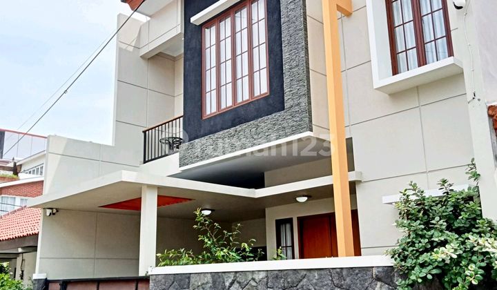 Rumah Modern Minimalis 2 Lt Luxe Furnished di Pulo Asem, Jakarta