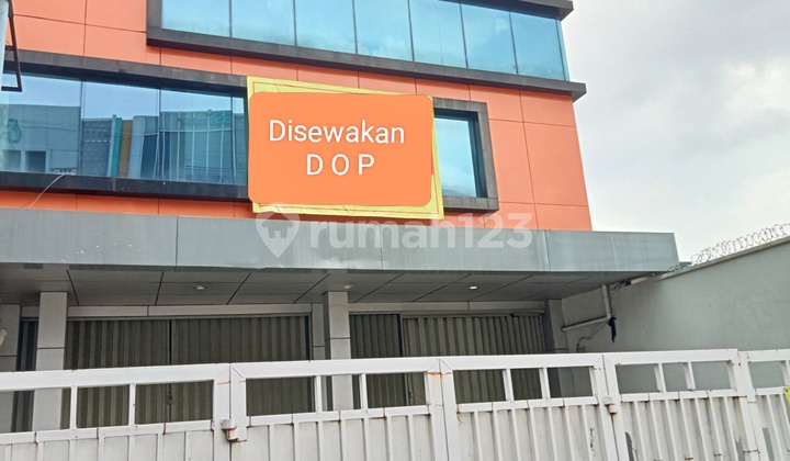For Rent: Strategic 2-Story Shop House in Utan Kayu, Matraman