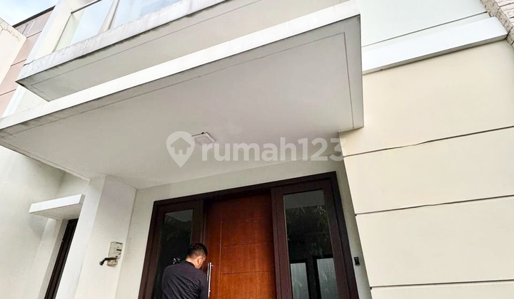 Murah Rumah Modern 4 Br 2 Lantai Dalam Cluster Summarecon Bekasi