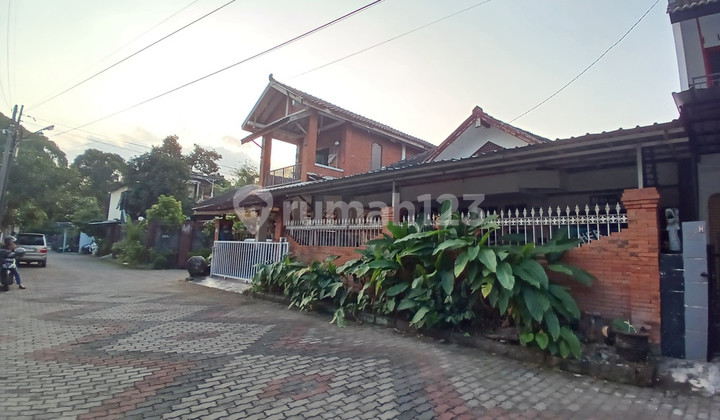 House In Taman Griya Indah Housing Complex Location Near Mirota Godean