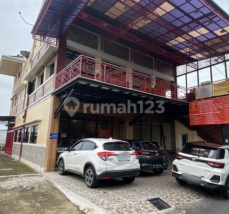 Disewakan Ruang Usaha 3 Lantai Strategis di Jl. Kabupaten, Nogotirto, Gamping, Sleman Disewakan Ruang Usaha 3 Lantai Strategis di Jl. Kabupaten, Nogotirto, Gamping, Sleman