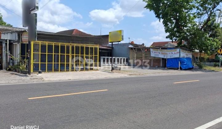 Commercial Space for Rent Near Niten Market Tirtonirmolo Kasihan Bantul Commercial Space for Rent Near Niten Market Tirtonirmolo Kasihan Bantul