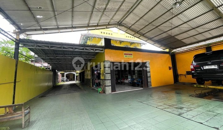 Disewakan Ruang Usaha 2 Lantai di Jl. Raya Tajem Maguwoharjo