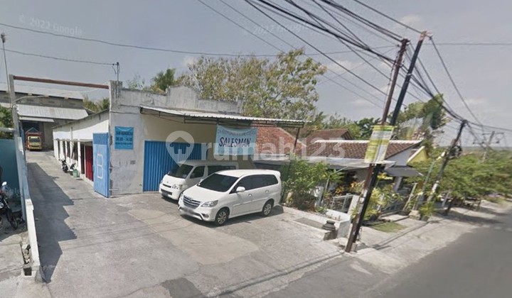 Profitable Investment in Versatile Commercial Property (Warehouse, Shop, & Office) in Bangunjiwo, Bantul