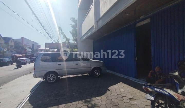 For Rent Strategic 2-Story Business Space on Jl. Godean Sleman, Spacious & Ready to Use, Nogotirto, Gamping, Sleman