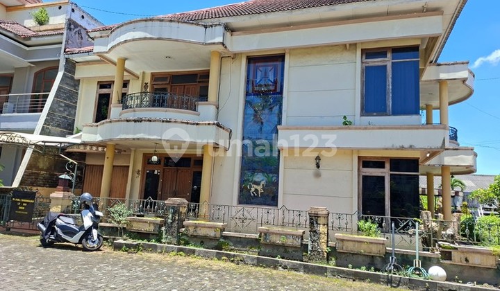For Rent Spacious House in Strategic Location Within Ngaglik Housing, Sleman.