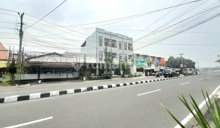 Price After Renovation 15 Billion, Price Before Renovation 11 Billion. For those of you who dream of owning a business in the hospitality world, such as a hostel, lodging, or house, this is one of the right choices, supported by a building ready for occupancy.