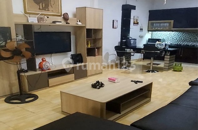 For Rent Luxury 2-Story Near Stan Tajem