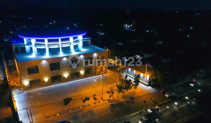 Mini Mall Di Jl. Magelang - Jogja Km 14, Kabupaten Magelang, Jawa Tengah