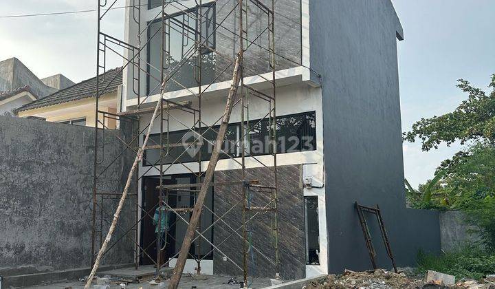 Rumah Nyaman Lokasi Strategis Nol Jalan Raya Juanda 1