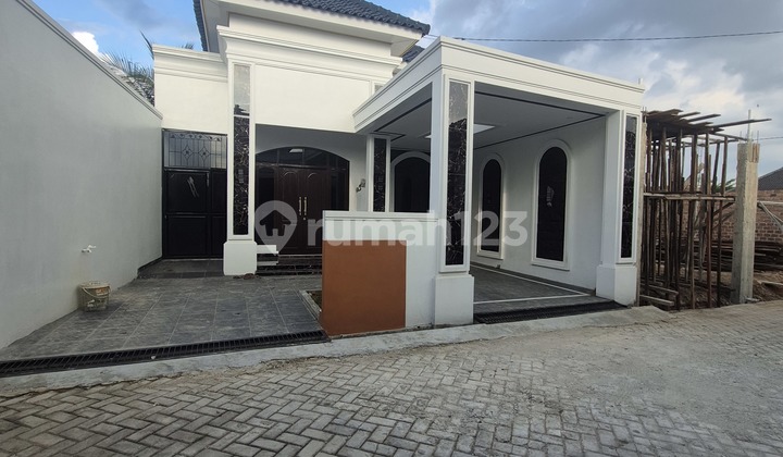 Rumah Mewah One Gate Sistem dan Bebas Banjir