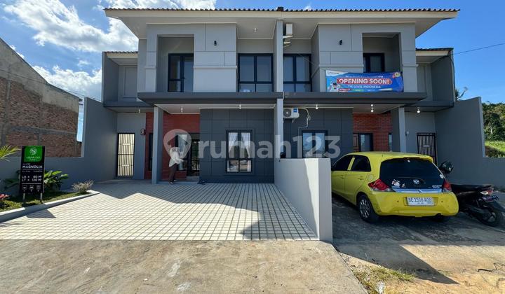 Rumah Mewah 2 Lantai Lokasi Super Strategis Rumah Mewah 2 Lantai Lokasi Super Strategis