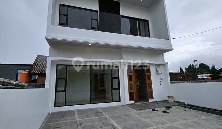 Rumah Mewah 2 Lantai Dekat Mall dan Perkampusan 2