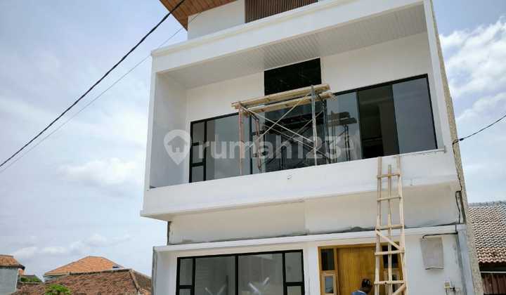 Rumah Mewah 2 Lantai Dekat Mall dan Perkampusan Rumah Mewah 2 Lantai Dekat Mall dan Perkampusan