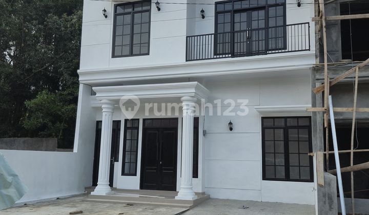 Rumah Mewah Dua Lantai Asri Sejuk dan Bebas Banjir 2