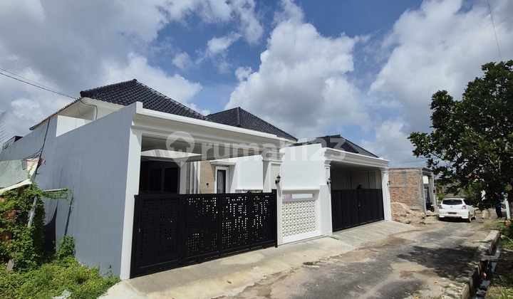 Luxury House Large Land Strategic Location