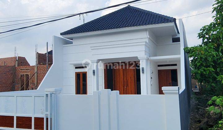 Rumah Mewah Pinggir Jalan Tanah Luas Lokasi Strategis 1