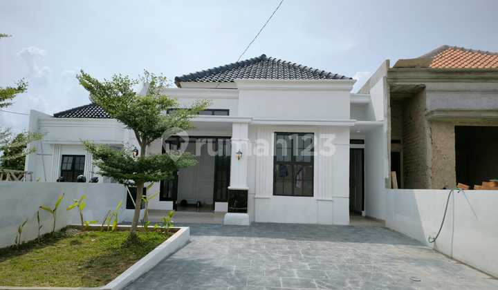 Rumah Mewah Dekat Kampus dan Perkantoran