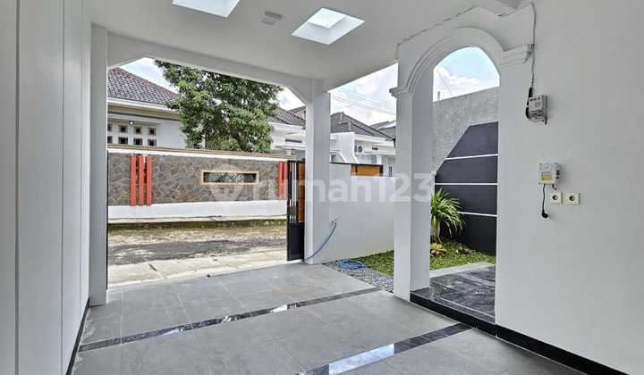 Rumah Mewah Elegan Lokasi Sangat Strategis 2