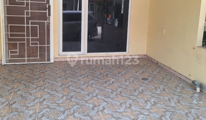 Disewakan Rumah Tinggal Siap Huni Golden Palm Jakarta Barat  2