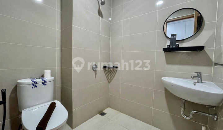 For Sale: Springlake Tower Caldesia Apartment, 2 Bedrooms, Swimming Pool Facilities, 8 Minutes from Summarecon Bekasi. For Sale: Springlake Tower Caldesia Apartment, 2 Bedrooms, Swimming Pool Facilities, 8 Minutes from Summarecon Bekasi.