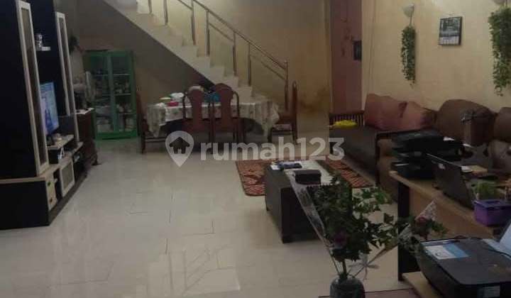 Two-Storey House Ready to Live In, Furnished, 5 Bedrooms in Palm Hills Balikpapan 2