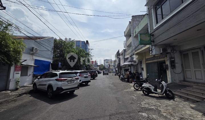 Suitable for Culinary Business. Central City Location. Near Schools and Culinary Center in Wotgandul. 2