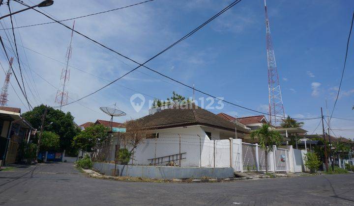 Rumah Dijual Posisi Hook Dekat Pakuwon Mall Surabaya Barat