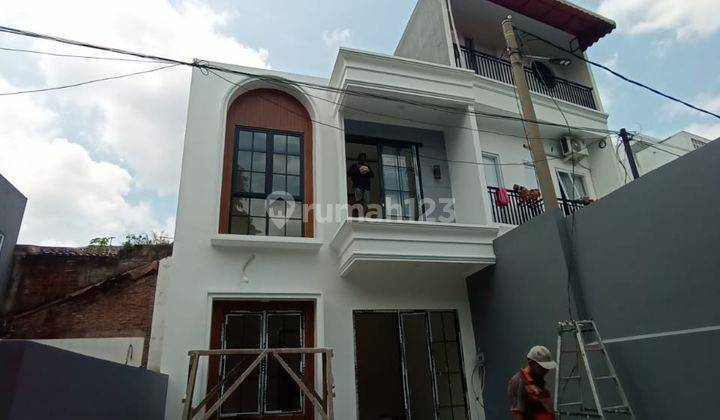 Rumah Lokasi Super Strategis, Fasum Istimewa, Shm, Bebas Banjir 2