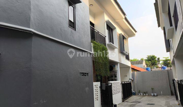 Rumah Terjangkau 2 Lantai SHM di Bintara 14, Bekasi 2