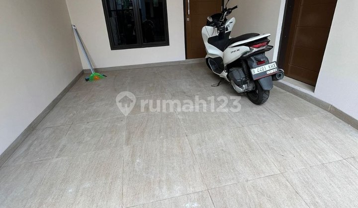 Rumah Siap Huni, 2 Lantai, SHM, Bebas Banjir, Akses Mobil Bintara 2