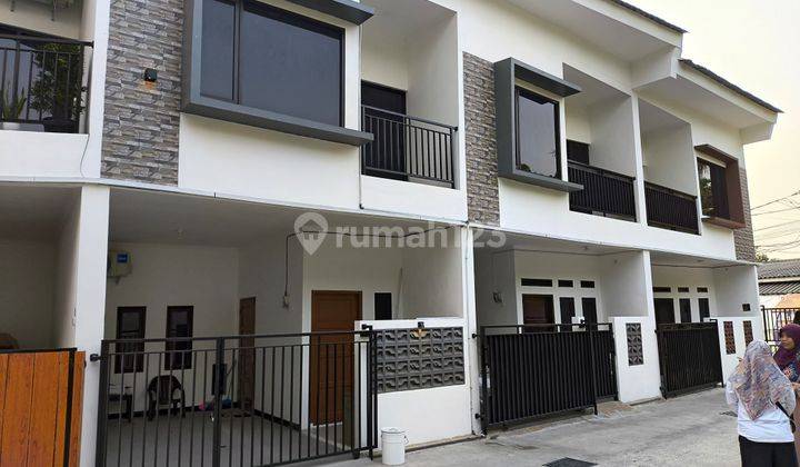 Rumah 2 Lantai Bebas Banjir SHM Akses Mobil dekat Pondok Kelapa