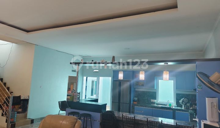 For Sale: Comfortable and Well-Maintained Semi-Furnished Home, Price Negotiable, Strategic Location in Andir, Bandung 1