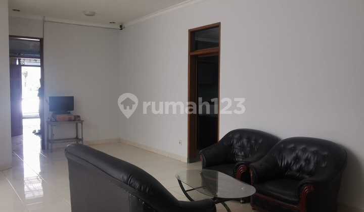 Disewakan Rumah Minimalis Siap Huni Semi Furnish Lokasi di Komp Singgasana Pradana Bandung 2