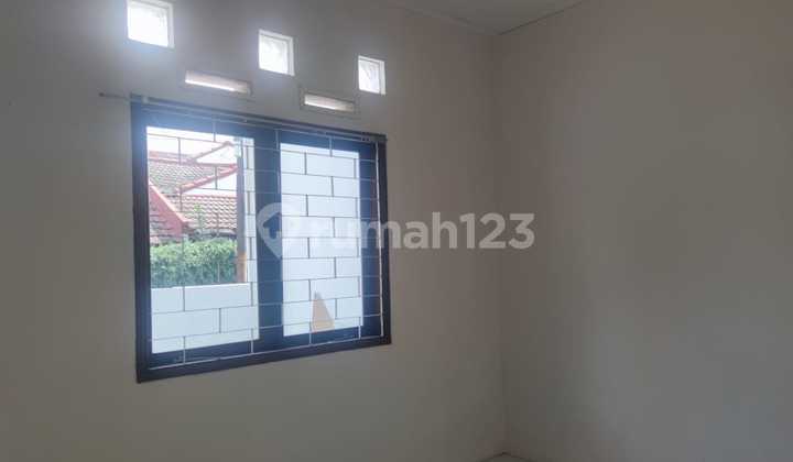For Rent: Comfortable Minimalist Modern Residence, Price Negotiable, Strategic Location in North Cimahi, Bandung