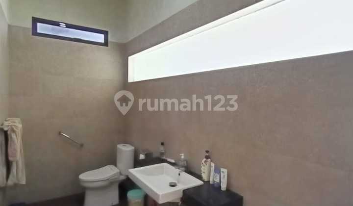 Dijual Rumah Nyaman Terawat Siap Huni Minimalis Lokasi di Istana Sudirman Regency Bandung 2