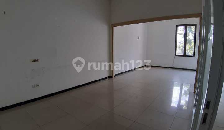 For Sale: Comfortable 2-Story Shop House in a Super Strategic Location on Mainroad BKR, Bandung 1