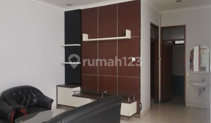 Disewakan Rumah Minimalis Siap Huni Semi Furnish Lokasi di Komp Singgasana Pradana Bandung 1