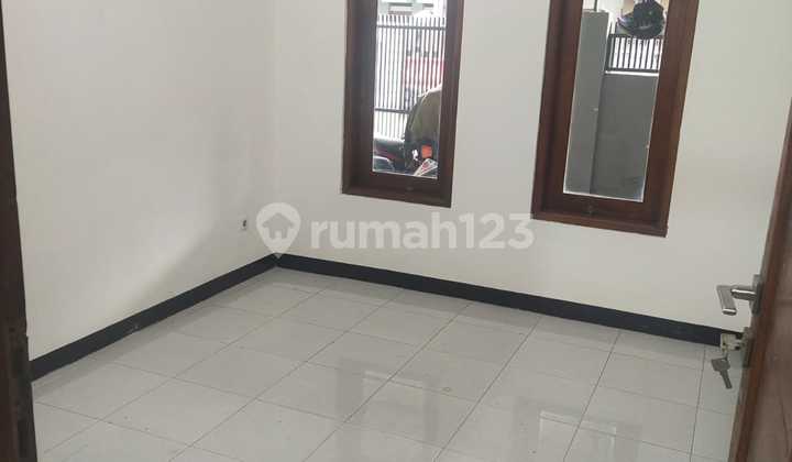 Dijual Rumah Luas Siap Huni Lokasi Strategis di Kopo Permai 2 Bandung