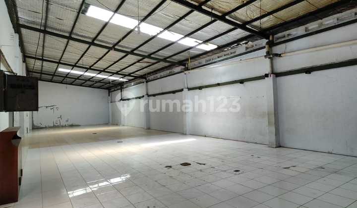 For Sale Immediately Ready-to-Use Warehouse Price Still Negotiable Super Strategic Location in Holis Permai, Bandung For Sale Immediately Ready-to-Use Warehouse Price Still Negotiable Super Strategic Location in Holis Permai, Bandung