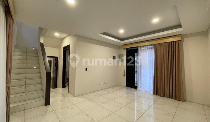 Dijual Rumah Siap Huni 2 Lantai Nyaman dan Asri di Kota Baru Parahyangan Tatar Tarubhawana Bandung