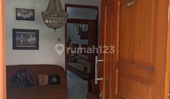 For Sale Land-Counted House Ready to Use Strategic Location on Jalan Kembar Bandung 2