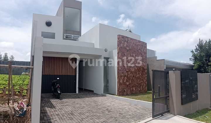 Dijual Rumah Baru Lux Nyaman Siap Huni Minimalis Lokasi di Setiabudi Bandung