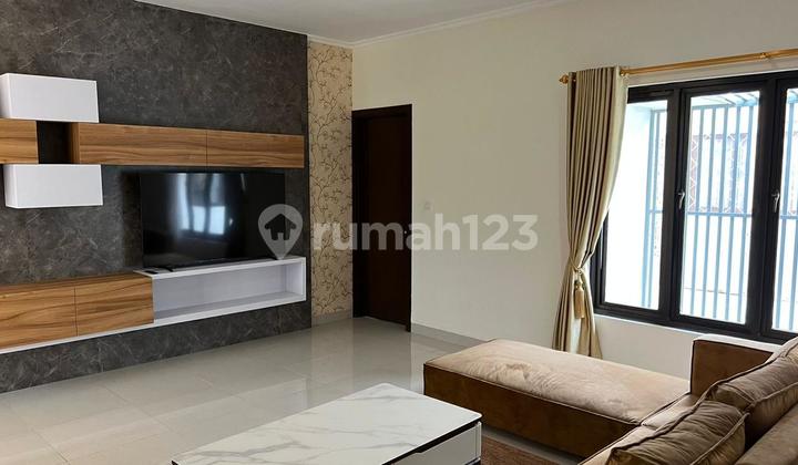 Disewakan Rumah Full Furnish Siap Huni Lokasi Strategis di Summarecon Bandung 2