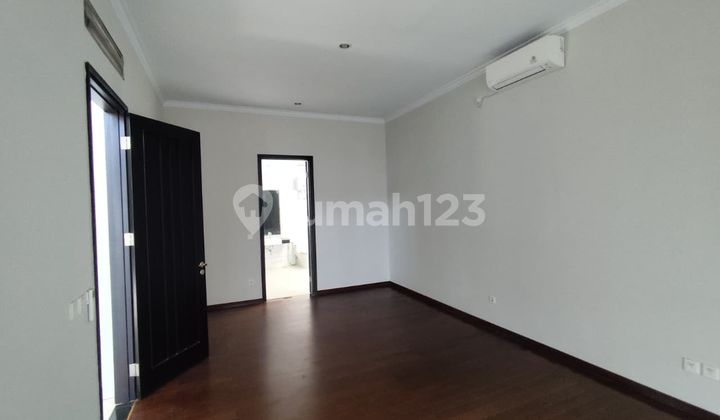 Dijual Hunian Dengan Design Mewah, Luas, Super Nyaman Harga Masih Bisa Nego Lokasi Strategis di Kota Baru Parahyangan, Bandung