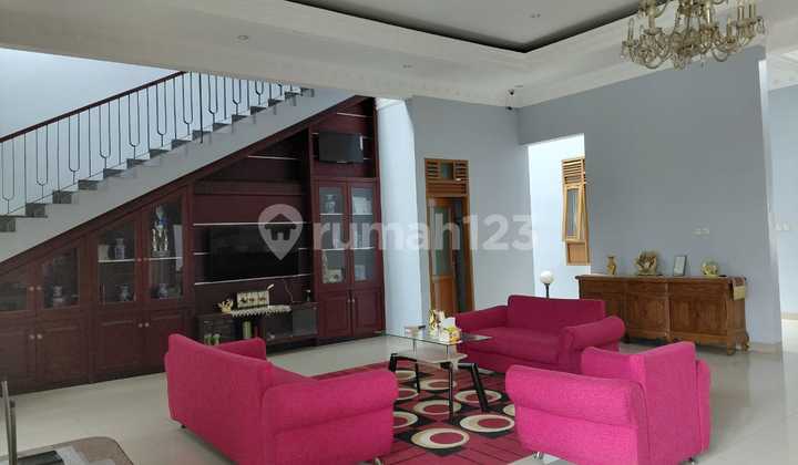 For Sale Luxury House Fully Furnished Ready to Occupy Strategic Location in Sarijadi Bandung