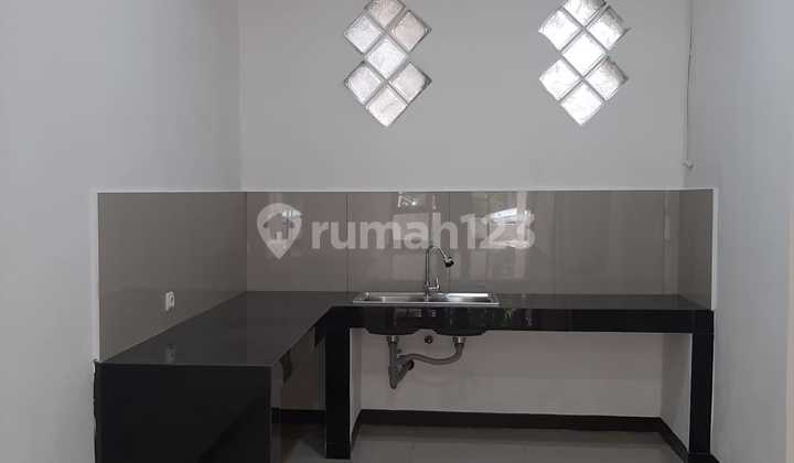 Dijual Rumah Minimalis 2 Lantai Siap Huni Lokasi di Taman Kopo Indah 2 Bandung 2