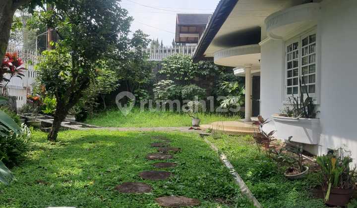 Dijual Rumah Mewah Full Furnished Siap Huni Lokasi di Setrasari Bandung 2